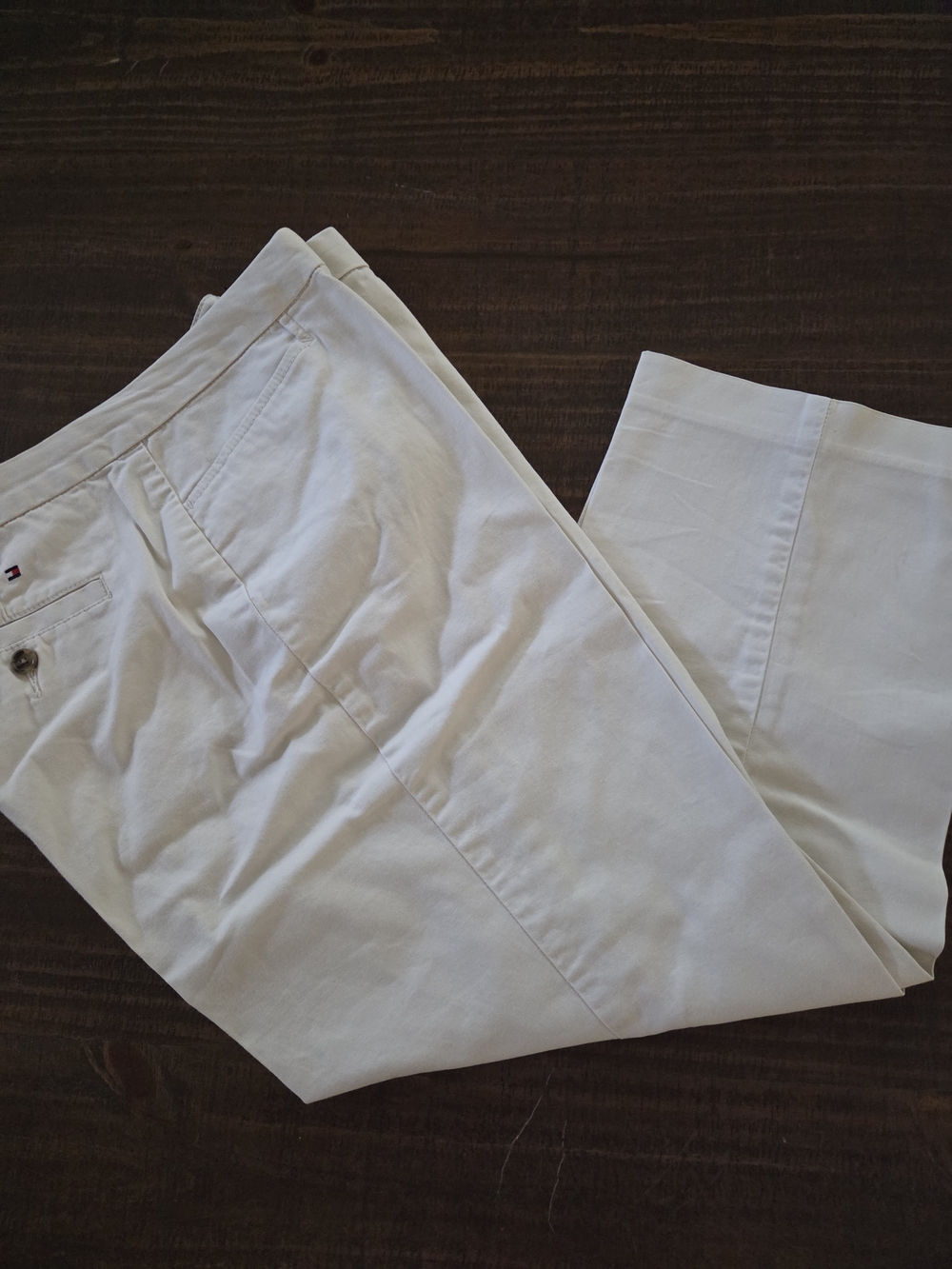 Tommy Hilfiger Women's Cream Straight-Leg Capris